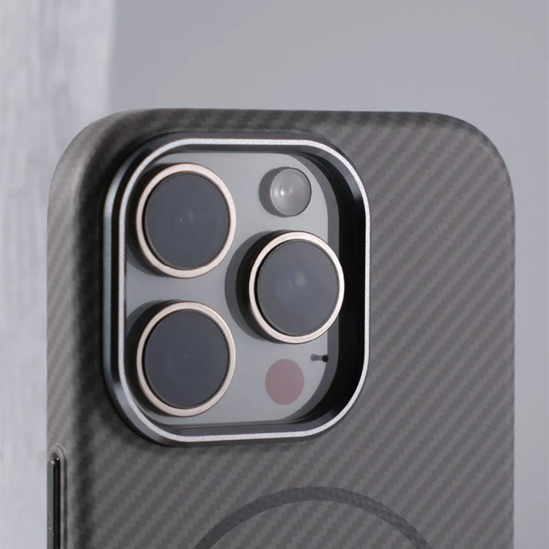 iPhone Textured Carbon Fiber MagSafe Case