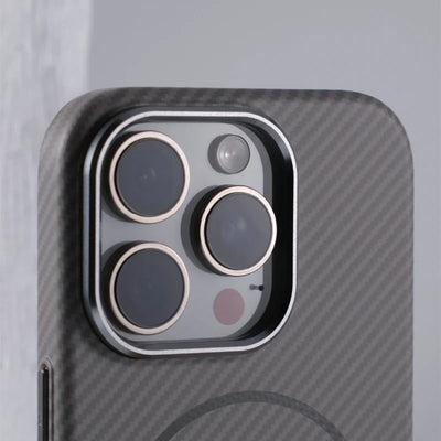 iPhone Textured Carbon Fiber MagSafe Case