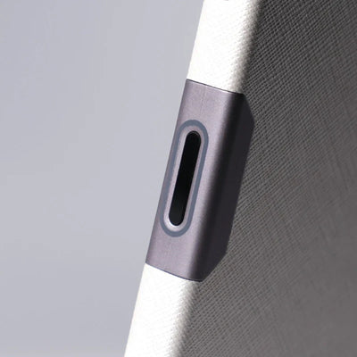 iPhone Leather Manz MagSafe Case